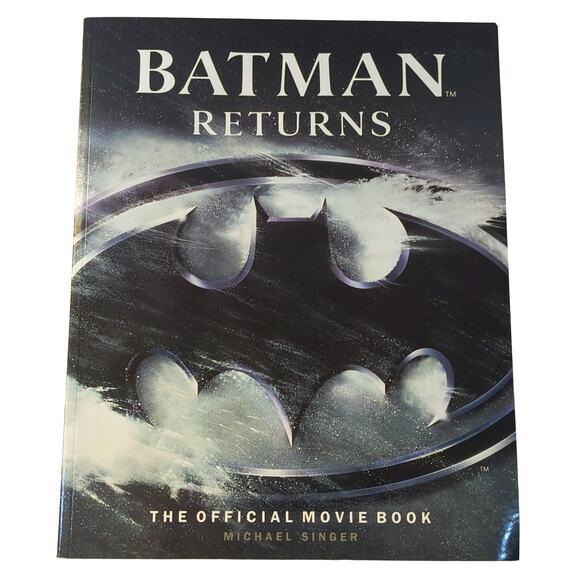 VTG 1992 Batman Returns Official Movie Book Behind The Scenes Michael Keaton - Picture 1 of 3